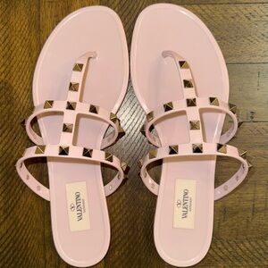 EUC AUTHENTIC Sz 38 VALENTINO GARAVANI ROCKSTUD PVC THONG SANDALS PALE PINK